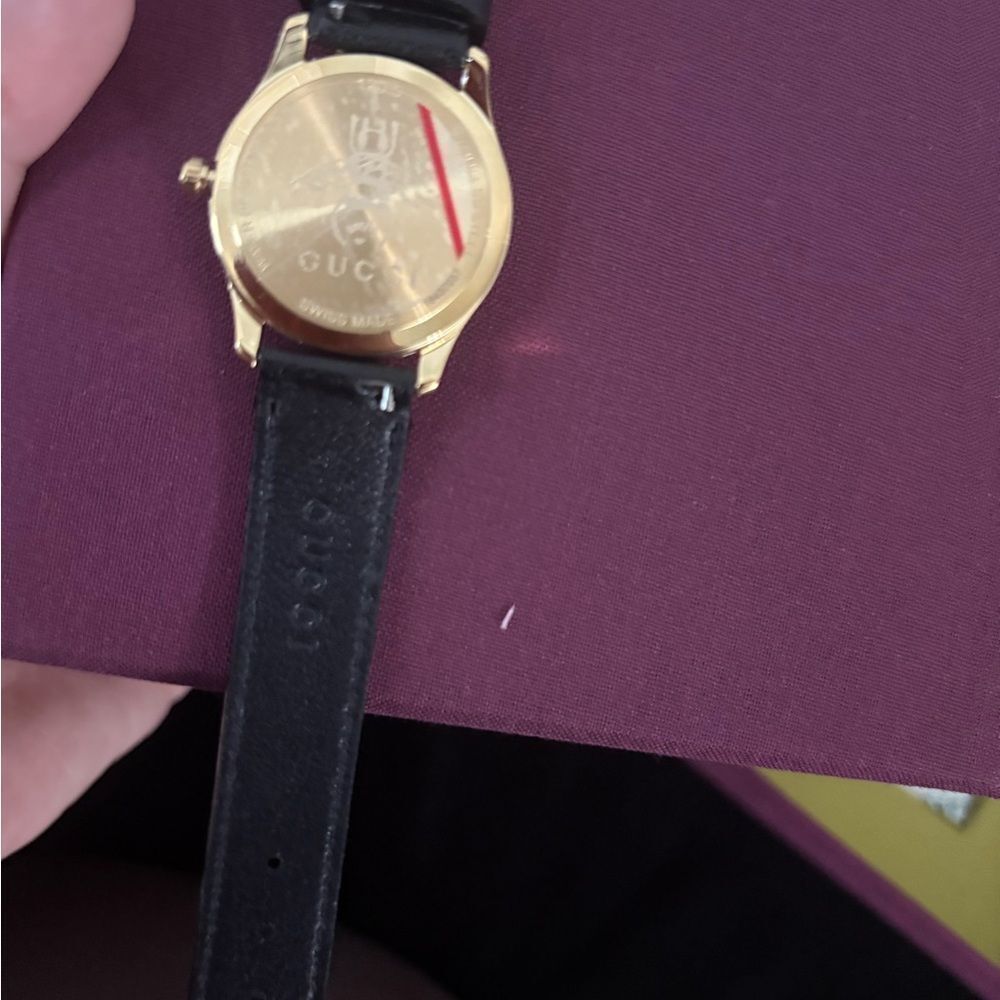 Brand new with box and dustbag Gucci Black and Gold Watch women's - Picture 7 of 10